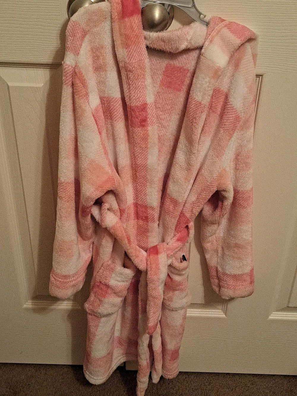 Eddie Bauer Girls Cozy Pink and Cream Plaid Plush Hooded Robe, good preloved.